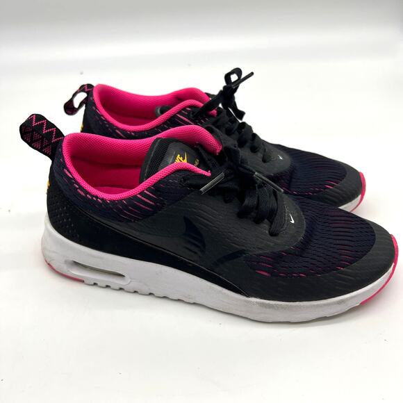 Nike Women's Athletic Shoes Size 6 US Black Pink - Picture 2 of 15